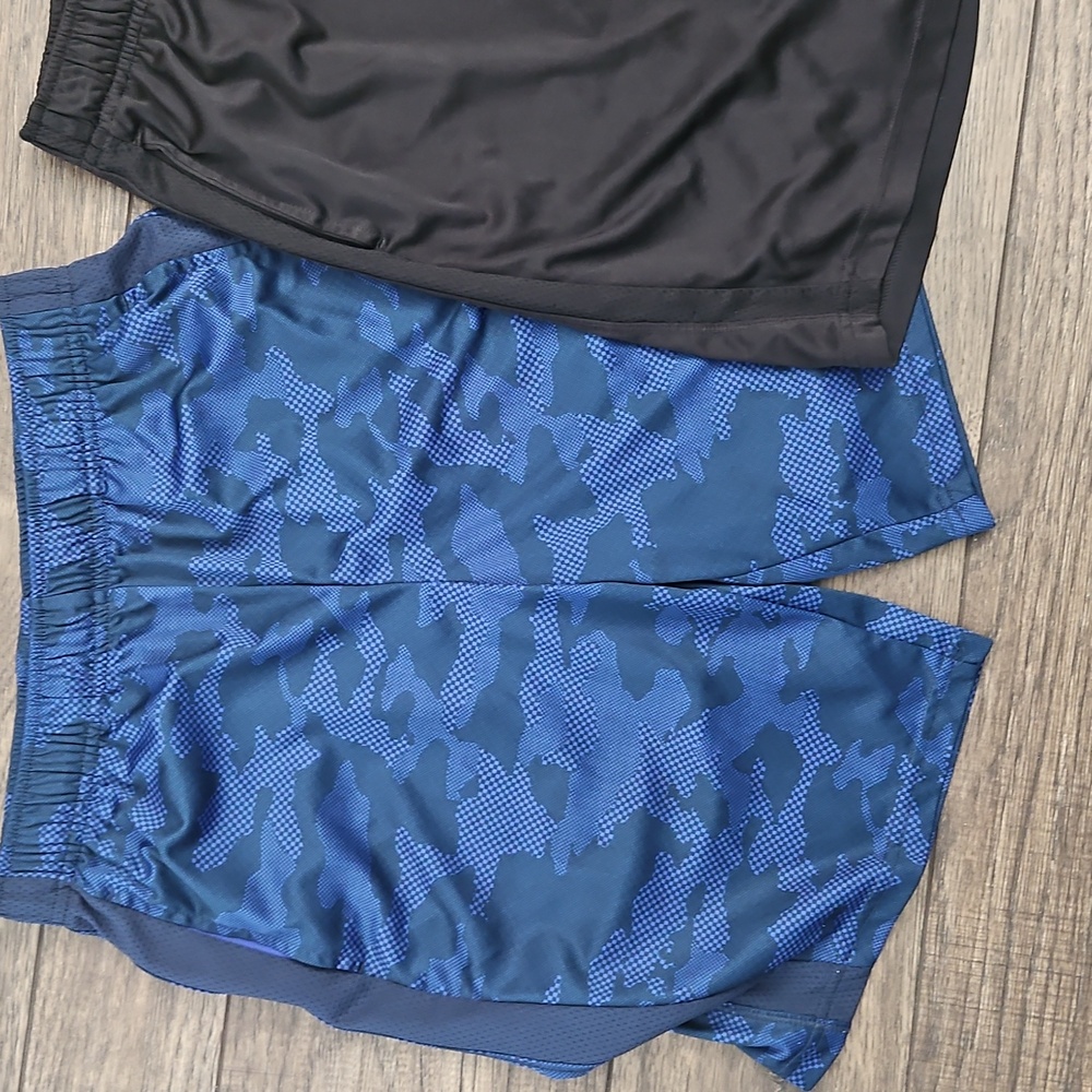 Boys Athletic Shorts Large - Picture 2 of 5
